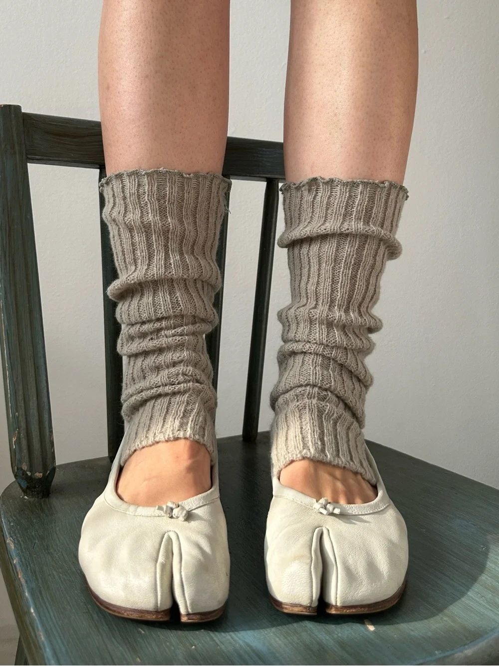 Grey acrylic ribbed knit leg warmers
